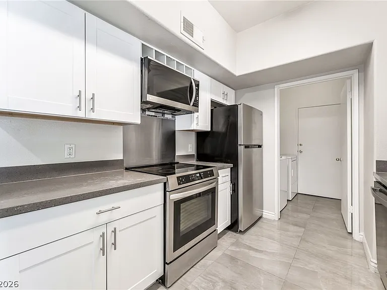 2615 W Gary Ave #1089 — Photo 6