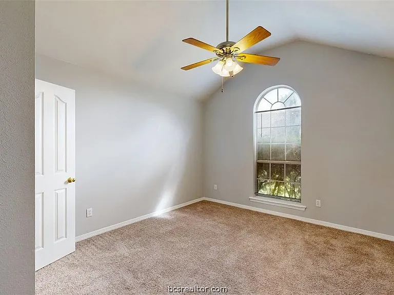 2404 Trace Mdws — Photo 17