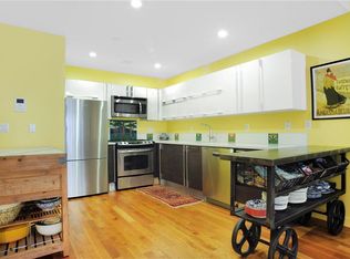 3540 30th St APT 3F, Astoria, NY 11106