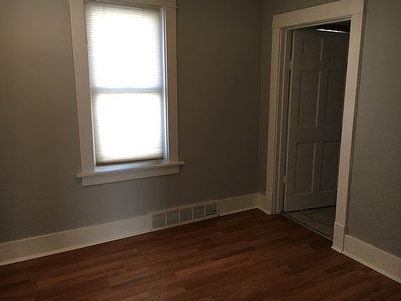 5th image of 908 Talma St