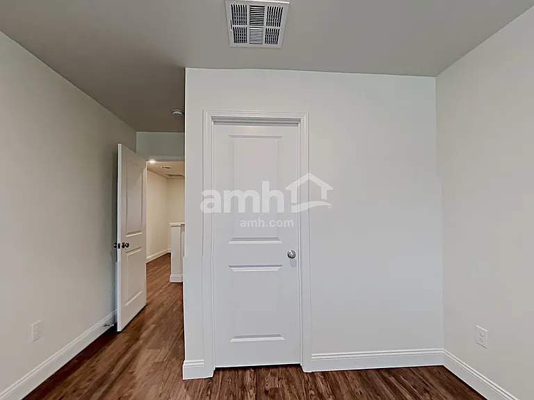 6039 Schmidt St — Photo 21
