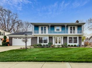 2877 Shannon Rd, Northbrook, IL 60062