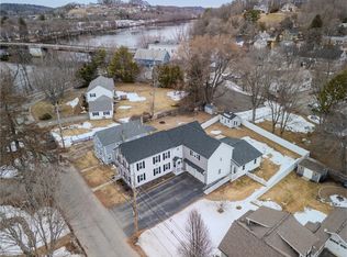 8 School St, Groveland, MA 01834