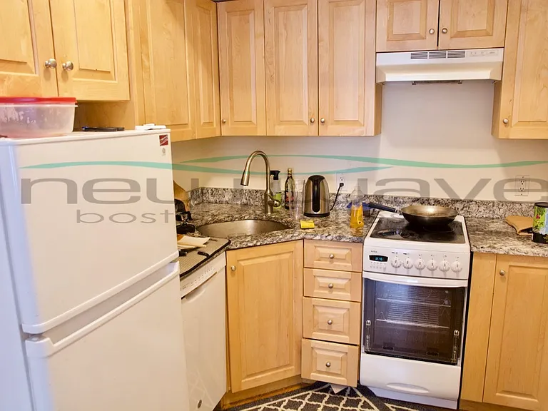 253 Newbury St #3 — Photo 8