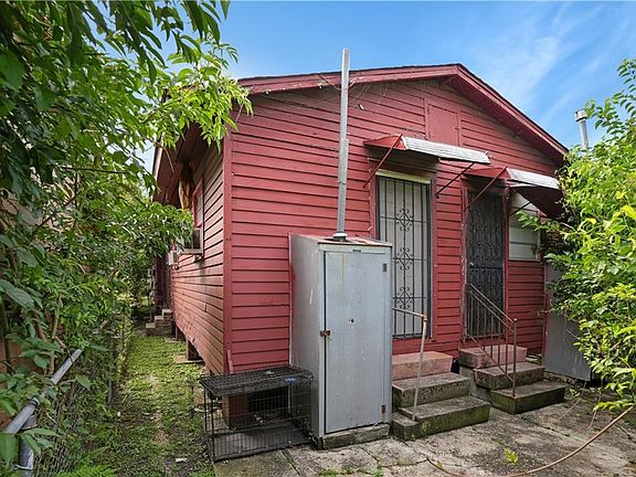 3rd image of 1811 Hollygrove St