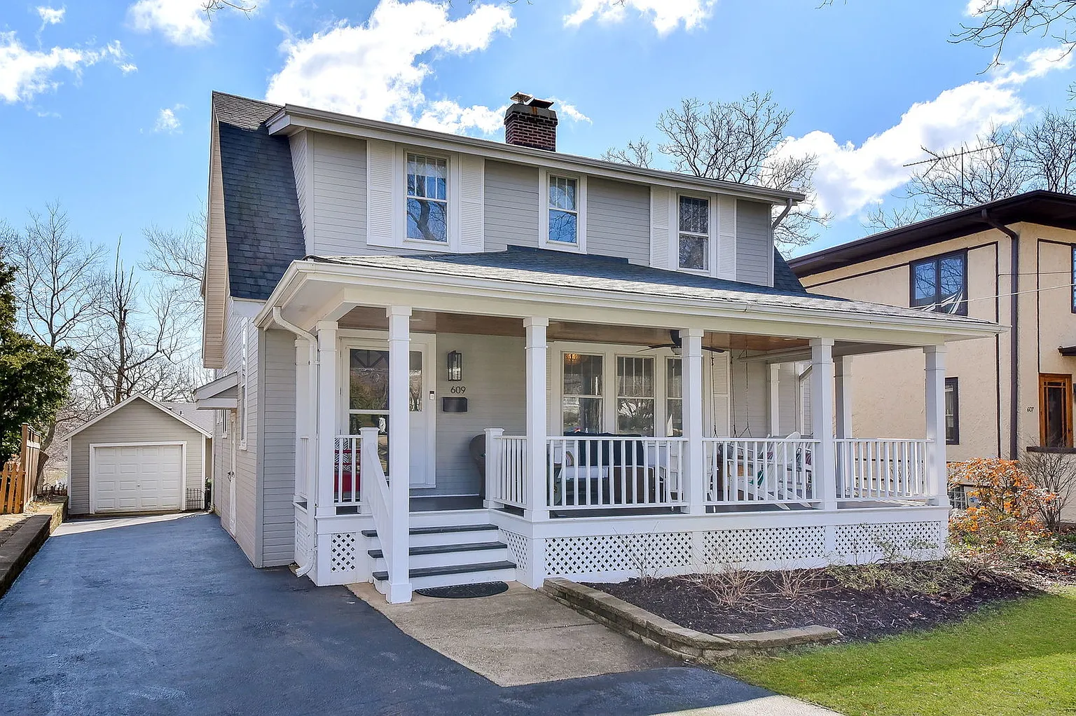 609 N Park Blvd photo 1