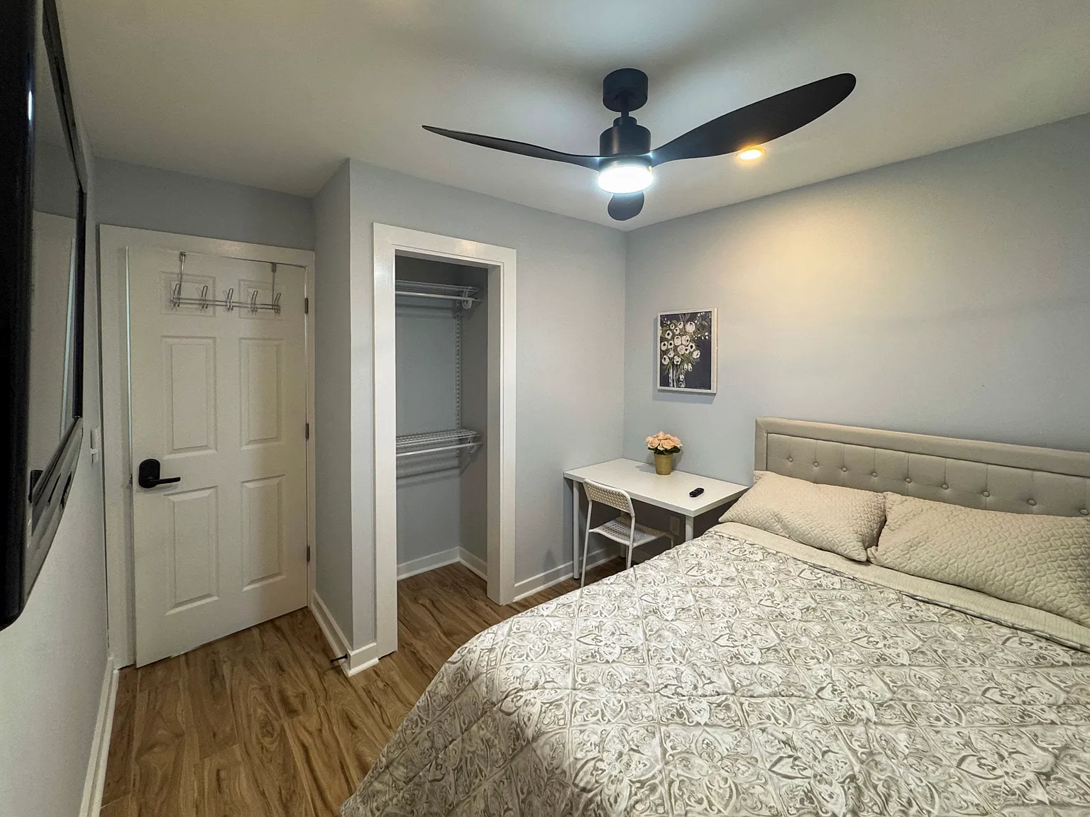 4 bed, 4.5 bath, 2100 sqft, $910 — Photo 4
