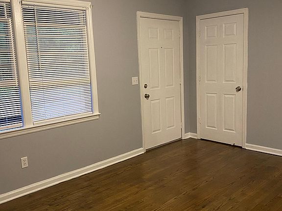 4th image of 513 Rockhaven Dr