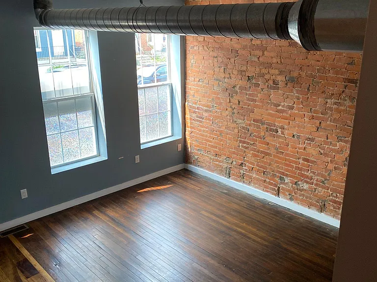 884 Oak St — Photo 25