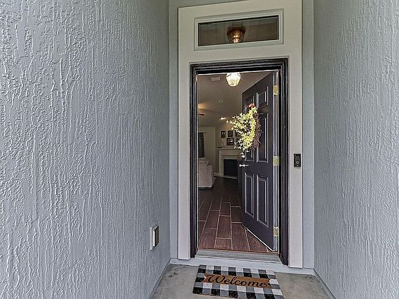 5th image of 15819 Dallas Creek Ct