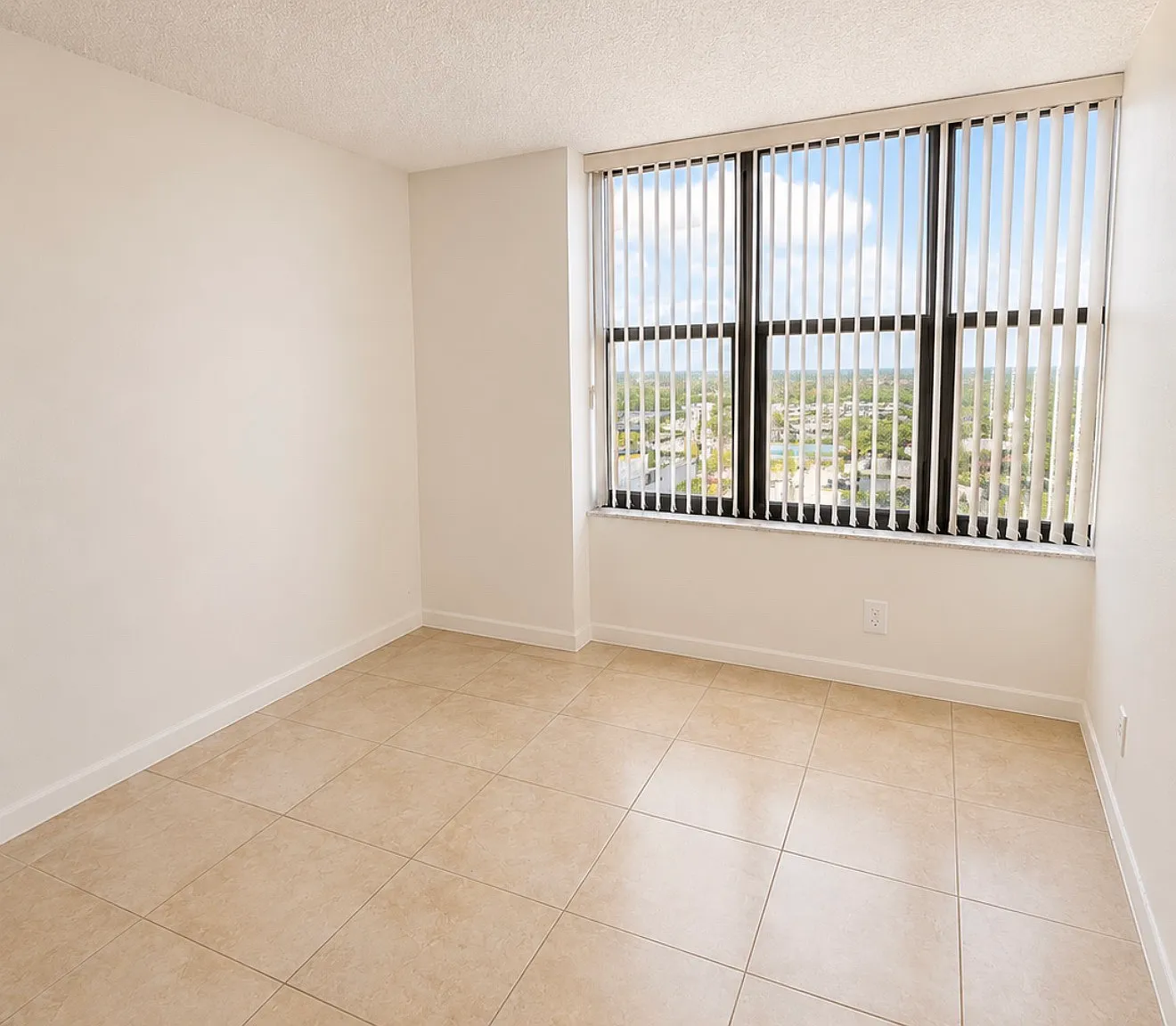 2 bed, 1280 sqft, $2,550 — Photo 4