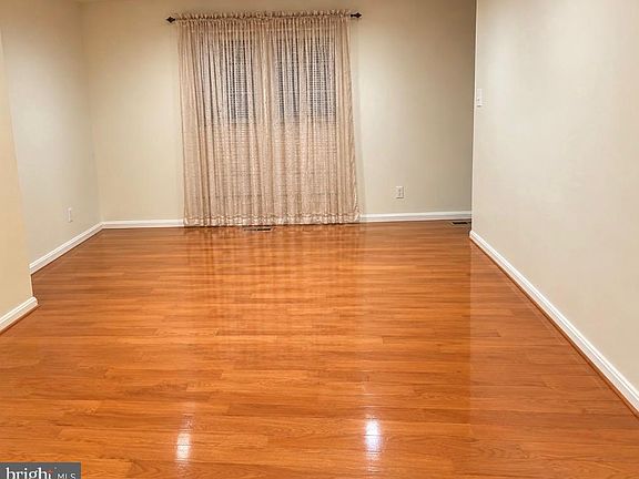 3rd image of 2734 Ashmont Ter