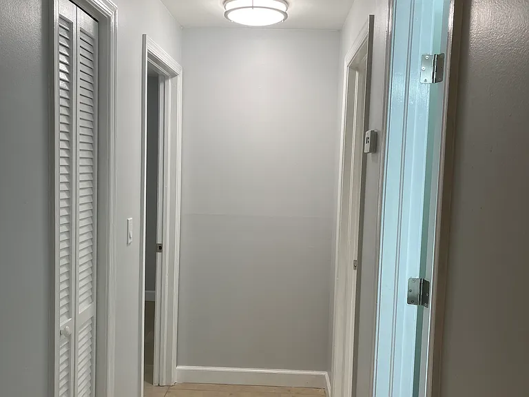 2051 Cove Ln — Photo 4