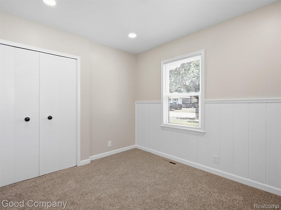 1112 Millard Ave, photo 27