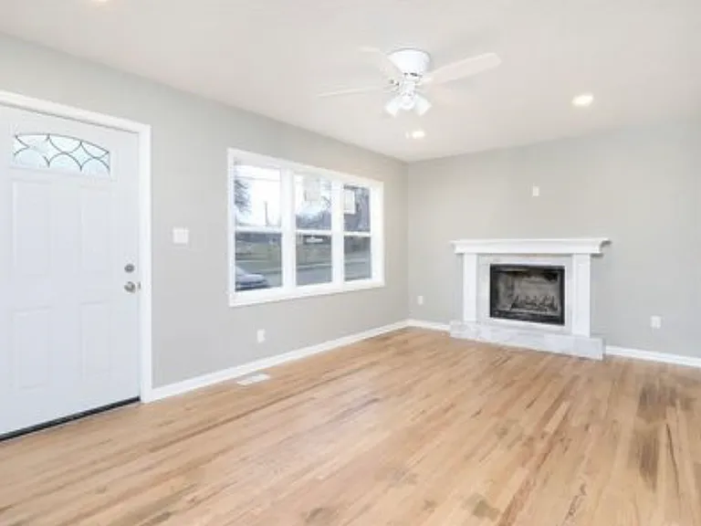 212 Thornton Ave — Photo 24