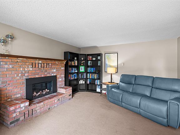 5th image of 7703 Wallace Dr