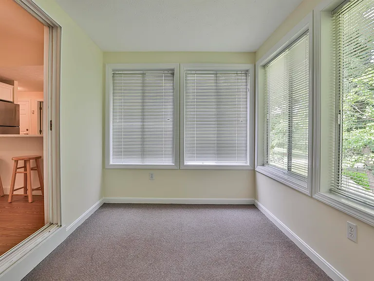 4 Myopia Ln — Photo 19