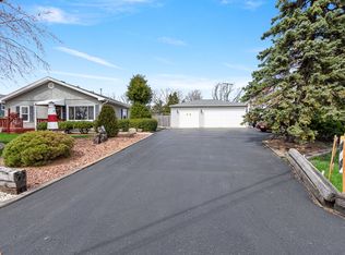 4102 Barry Ln, Oak Forest, IL