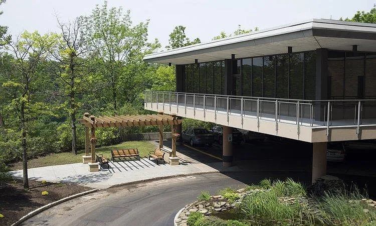 Building Photo 5
