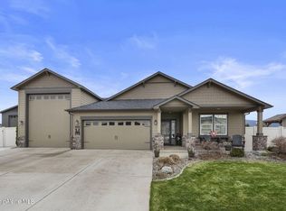 3222 E Galway Cir, Post Falls, ID 83854