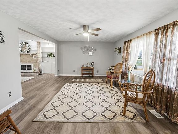 3rd image of 4712 Main St