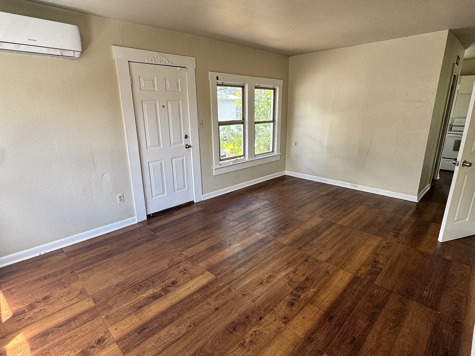 2 bed, $1,250 — Photo 2