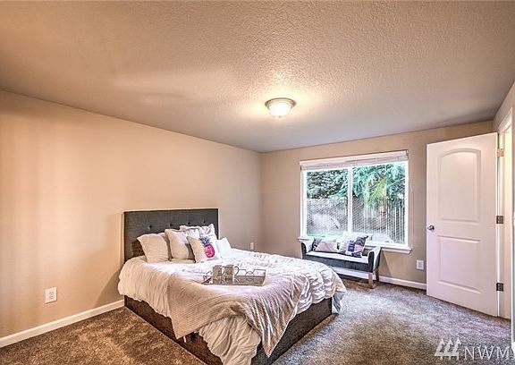 Pictures from model unit colors may very from each unit.