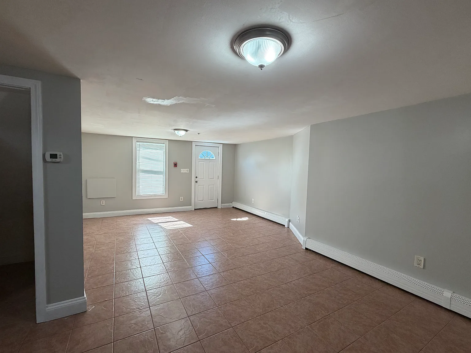 3 bed, 950 sqft, $2,950 — Photo 4