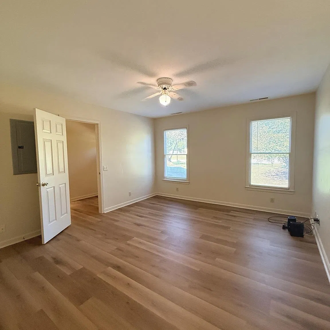 3 bed, 1393 sqft, $1,850 — Photo 2