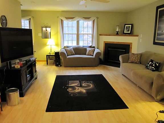 Family Room w/ Fireplace