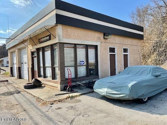1st image of 645 Rutledge Pike