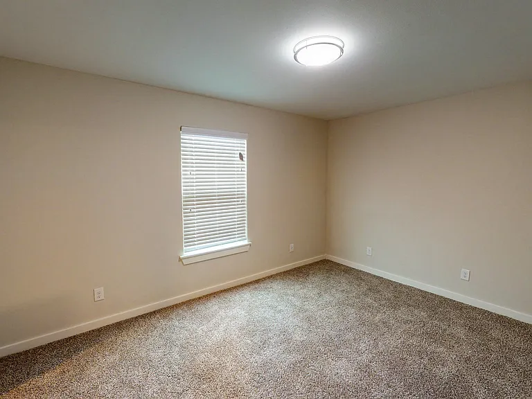 Midtown Apartments — Photo 46
