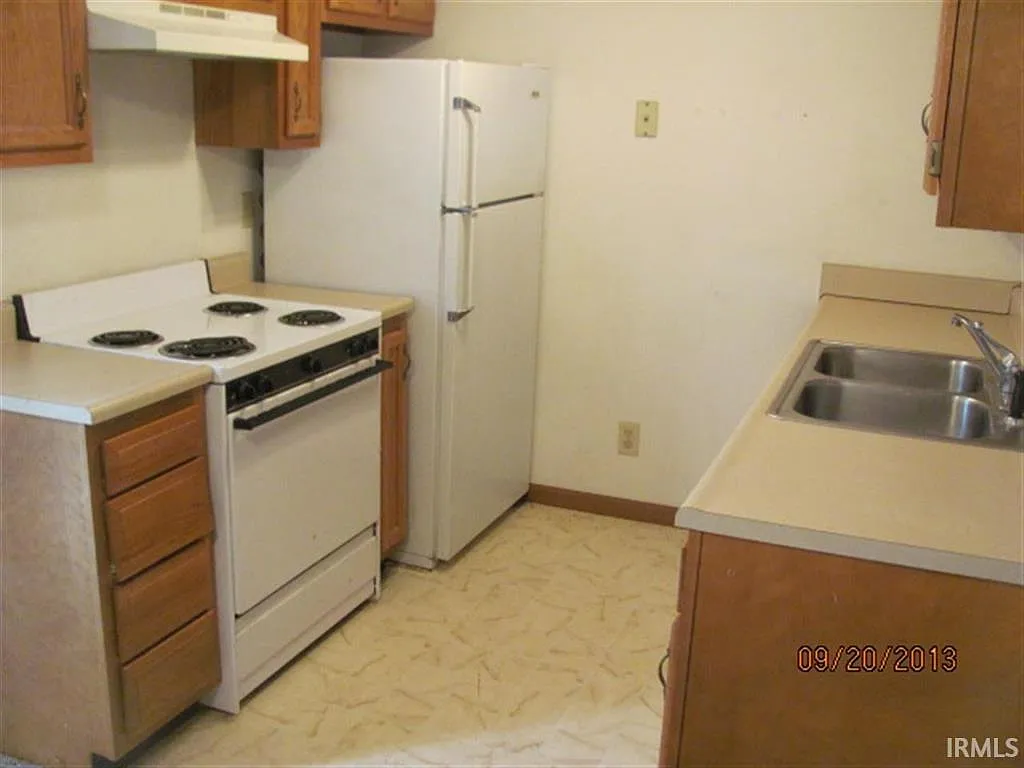 1 bed, 1.0 bath, 672 sqft, $875 — Photo 2