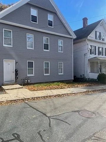 24 Monument Ave #2