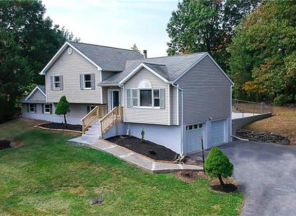 3rd image of 31 Chadsford Ln