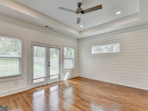 4th image of 1990 McAfee Pl