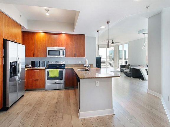 5th image of 315 NE 3rd Avenue #1603