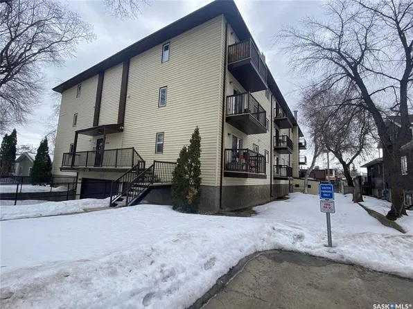 UNIT 104-1006 9th STREET E, Saskatoon, SK S7H 0N2
