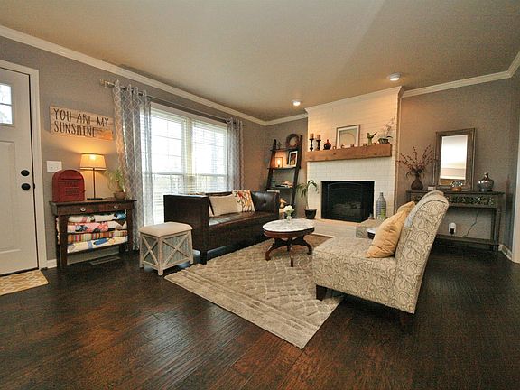 5th image of 2113 Ravenwood Dr