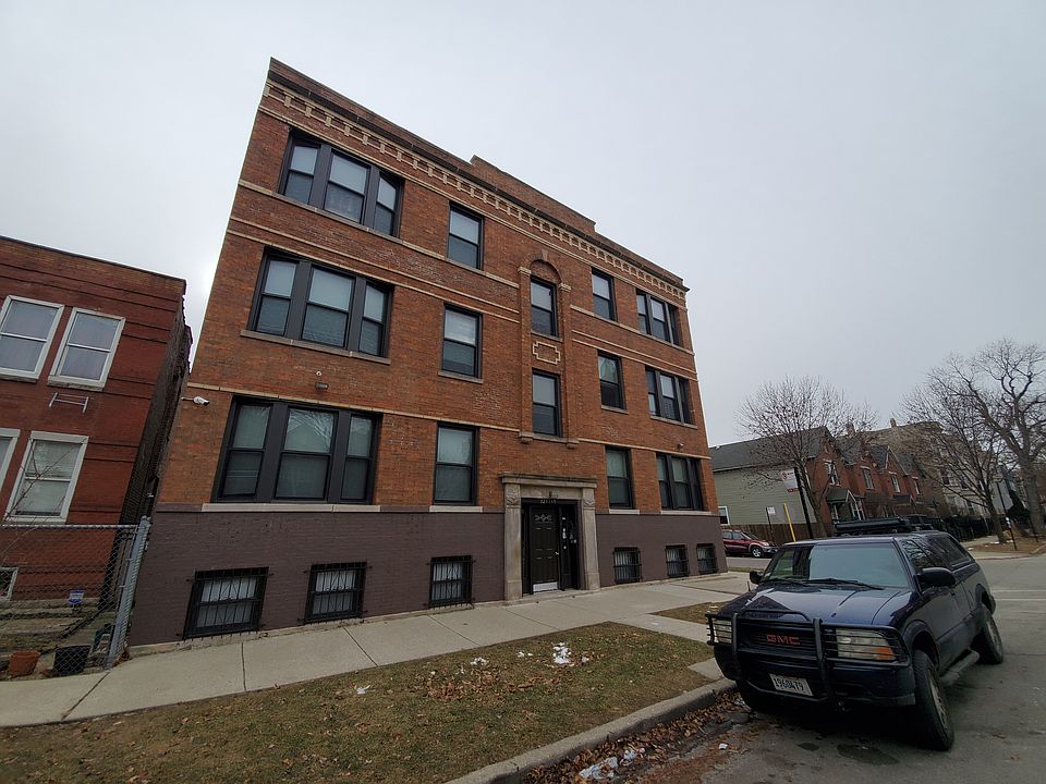 1st image of 3259 W Pierce Ave APT 1