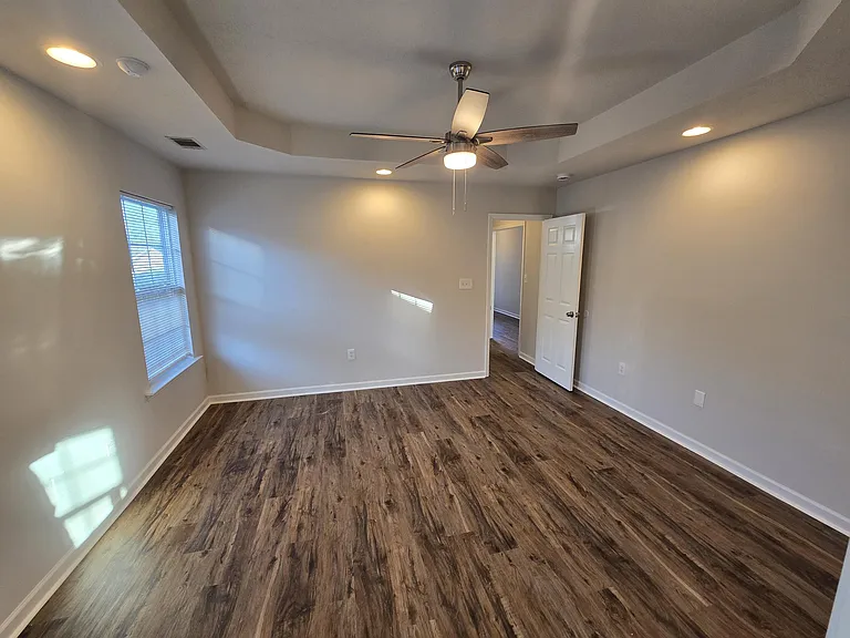 639 Lory Ln — Photo 18
