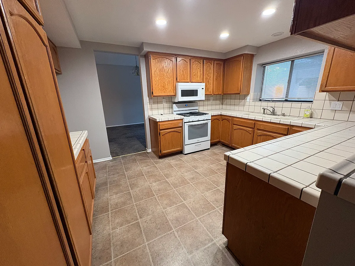 Building Photo - 2266 W Avenue K10