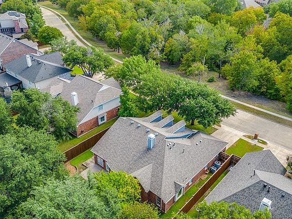 3rd image of 4101 Plantation Ln