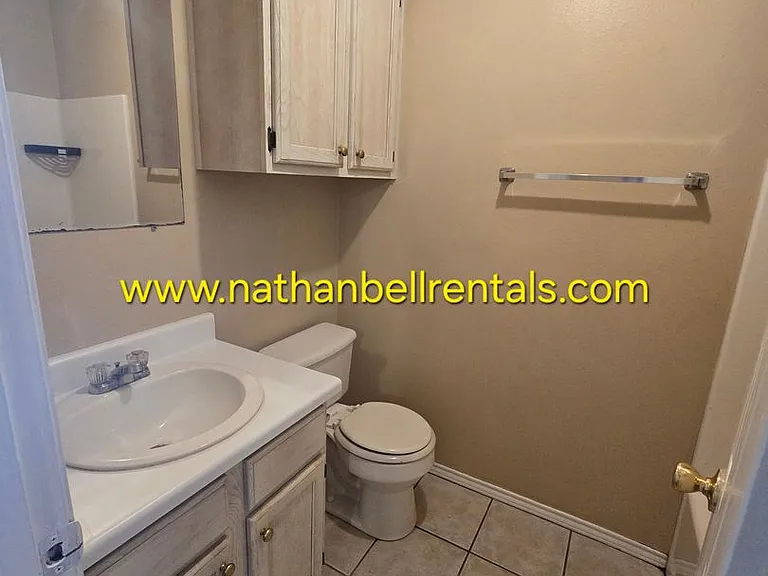 544 Kirkland Ln — Photo 9