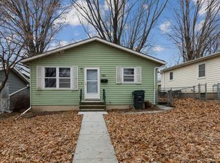 1121 21st Ave SW, Cedar Rapids, IA 52404