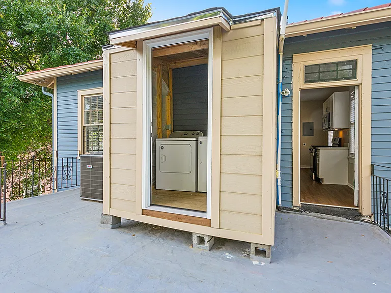 2211 Broadway St — Photo 17