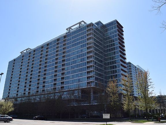 5th image of 9655 Woods Dr Unit 2004