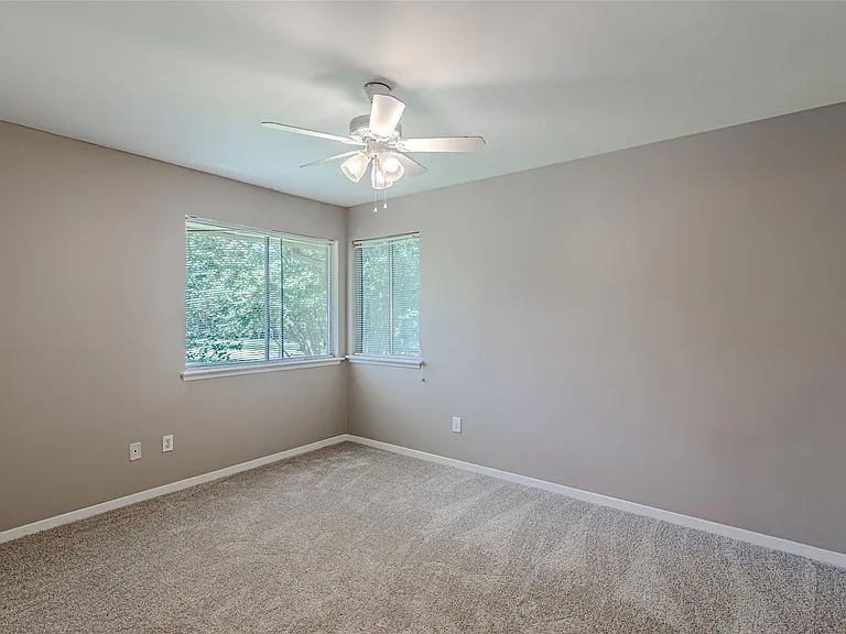 18506 Creekfield Ct — Photo 38