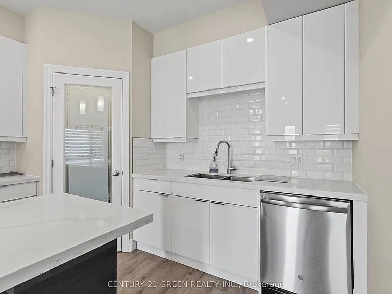 851 Sarnia Rd — Photo 18