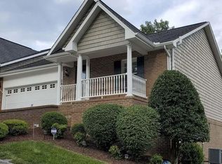 142 Bridgewater Ct, Johnson City, TN 37615